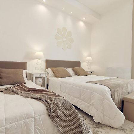 Flos Guest House Lucera Bagian luar foto